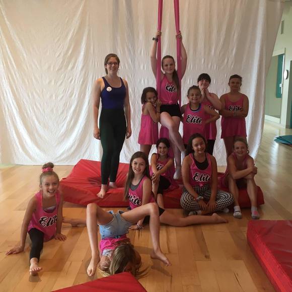 Meet your Posher, Dorothy - Picture 1 of 1